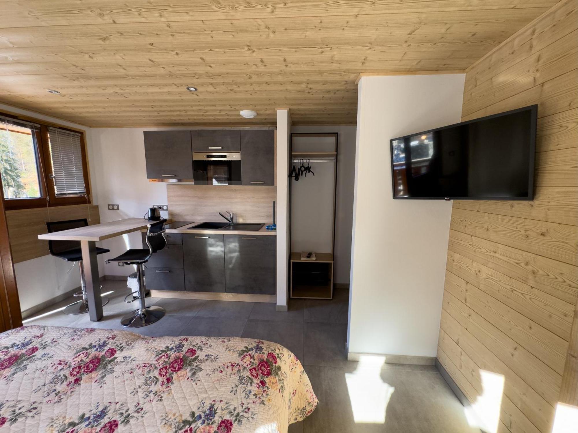 Le A By Neige Et Roc Bed and Breakfast Morzine Exterior foto